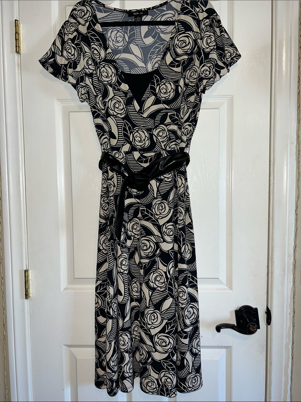 Style & Co- Black and Cream Floral Fit-and-Flare Dress with Belt Size L